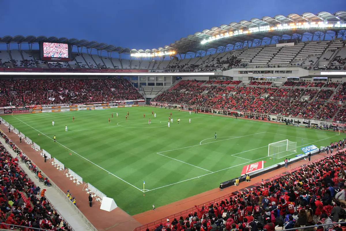鹿島アントラーズの本拠地・県立カシマサッカースタジアム。車で約15〜20分。